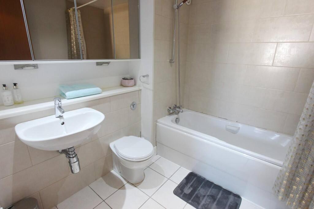 Spacious 2 Bed, 2 Bath Apartment -The Shore, Leith Edimburgo Esterno foto