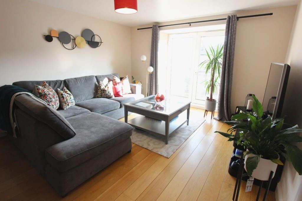 Spacious 2 Bed, 2 Bath Apartment -The Shore, Leith Edimburgo Esterno foto